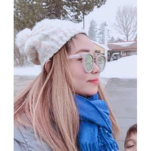 Meet your Posher, Nhung